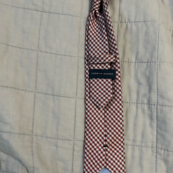 Red and White Tommy Hilfiger Tie - Picture 4 of 6